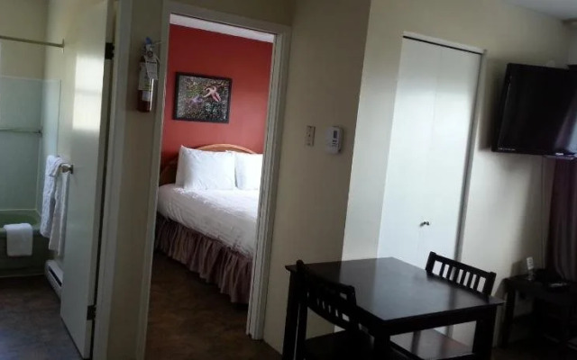 Edgewater Motel