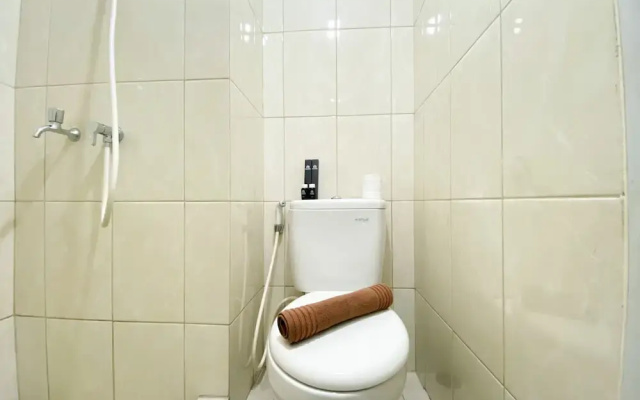 Cozy Stay Studio Room At Springlake Summarecon Bekasi Apartment