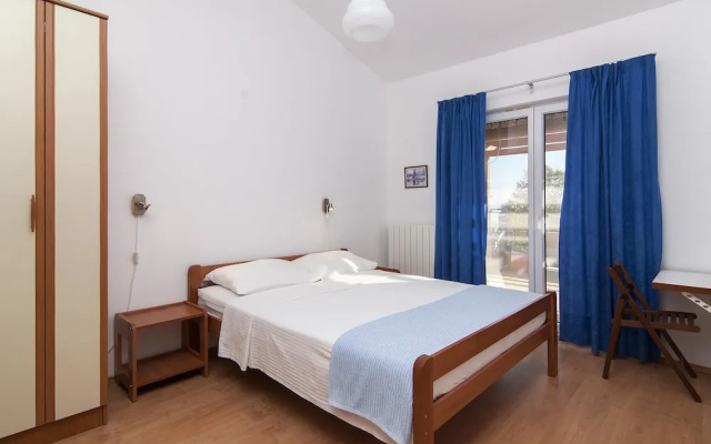 Apartments Levan Ceja