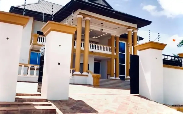 Nanani Luxury Villa - Kumasi
