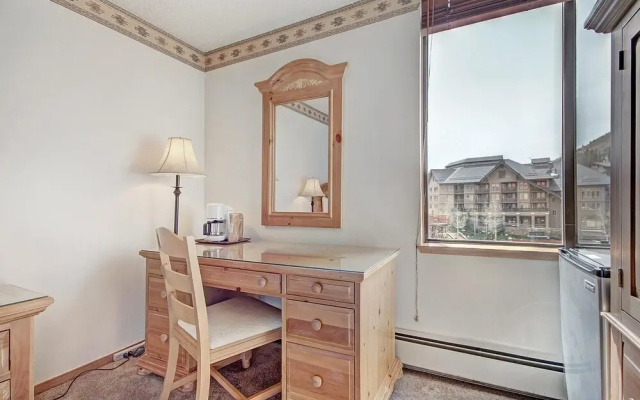 Roomy Condo with Great Amenities - VS438 by RedAwning