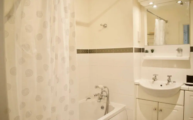 Luxury Penthouse Apartment, Edinburgh, Sleeps 4