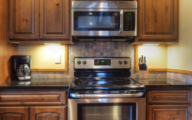 Timber Mountain Retreat - 3 Br Townhouse