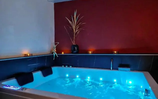 Majord'Home Spa 4*- Le Macaron -Cœur Vieille Ville
