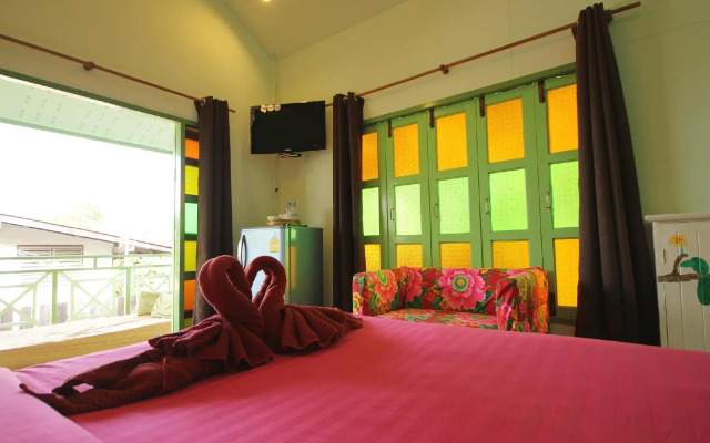 Baanrak Amphawa Homestay