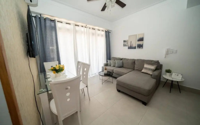 Luxury 2 Br Naco Pool Gym Greatview