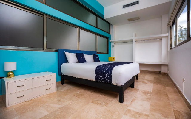 Capital O Cancun International Airport 24/7