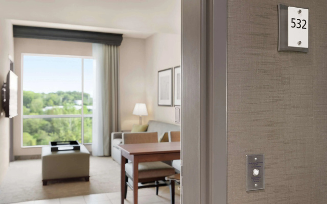 Embassy Suites by Hilton Charlotte Ayrsley