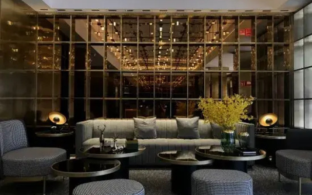 Modern Crown Hotel