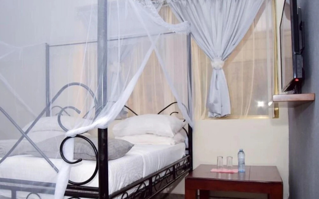 Deluxe 1- Bedroom Apartment With Swimming Pool