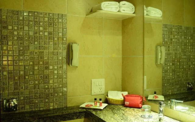 The Maharaja Hotel by OYO Rooms