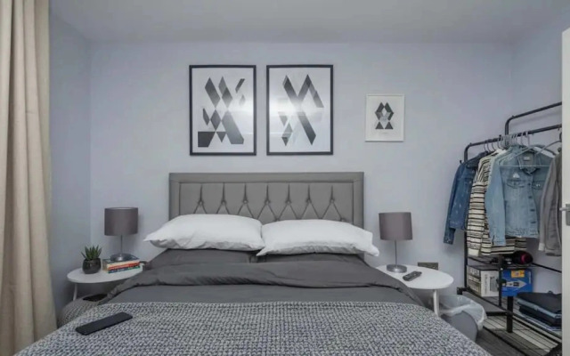 London Flat With Private Entrance
