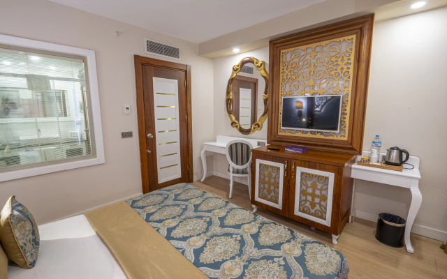 J'adore Deluxe Hotel & Spa