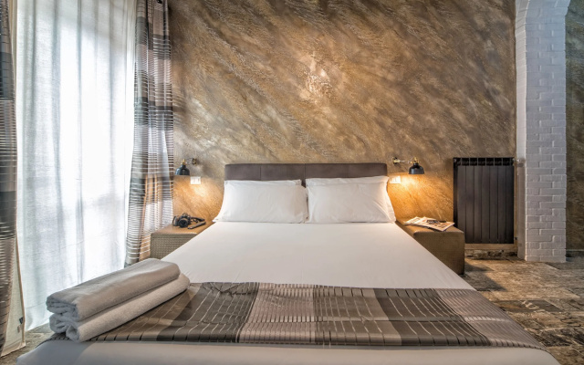 StarHome NAVONA