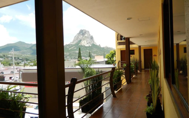 Hotel Plaza Bernal