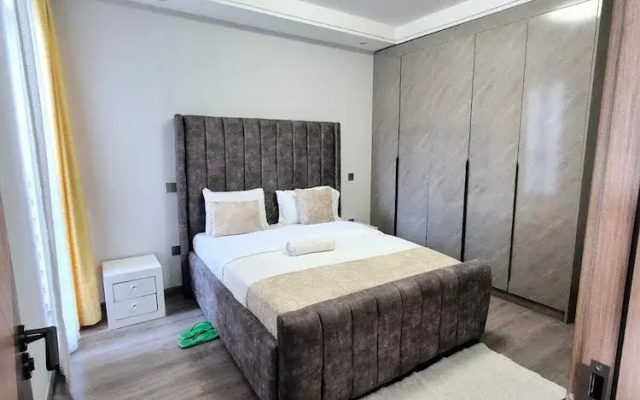 Lux suites 108 Riverside Apartments