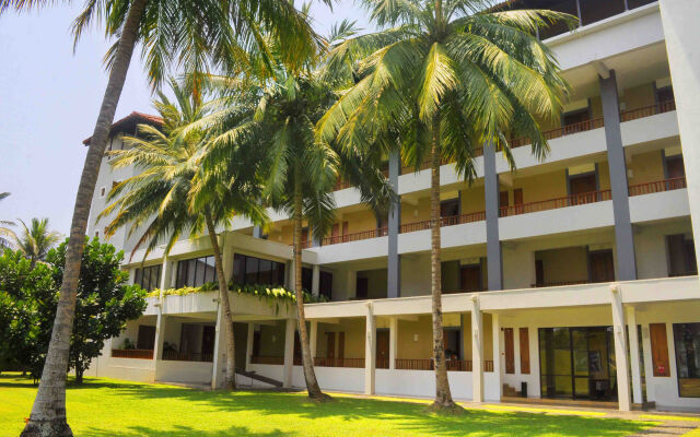 Отель Blue Water Club Suites вид на фасад