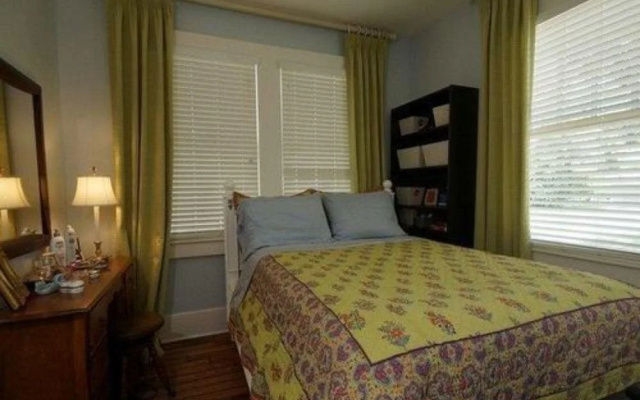 Aunt Dots Luxurious Beachfront B&B