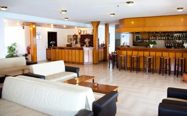 Lena Beach Hotel