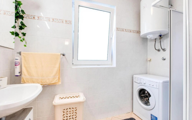 Amazing Apartment in Vantacici With Wifi and 2 Bedrooms