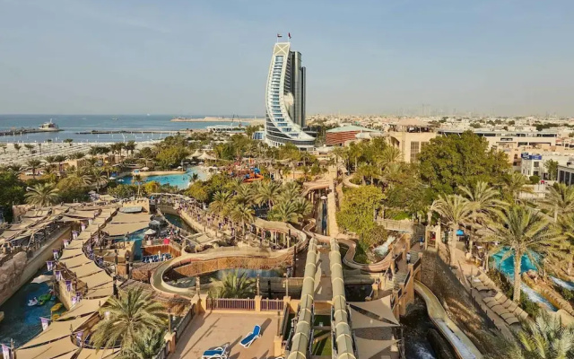 Urban Panda Hostel JBR Dubai