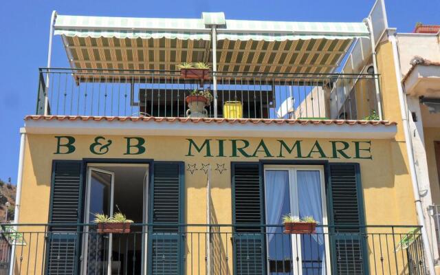 Отель B&B Miramare Таормина вид на фасад