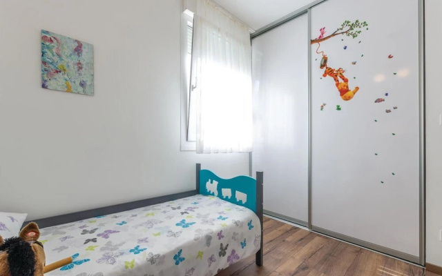 Nice Apartment in Split With 3 Bedrooms and Wifi