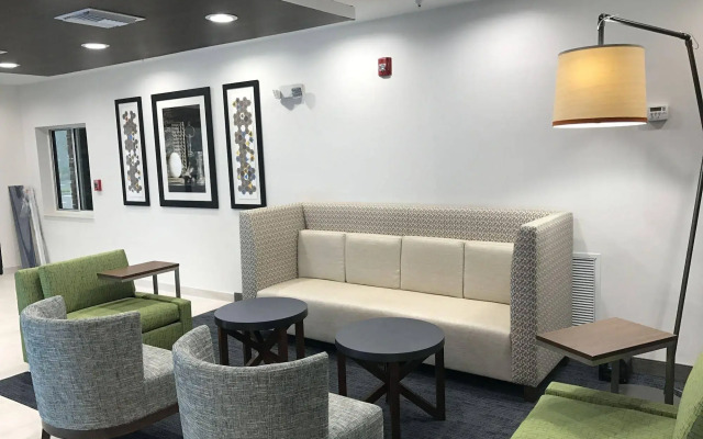 Holiday Inn Express Naples South I-75 by IHG