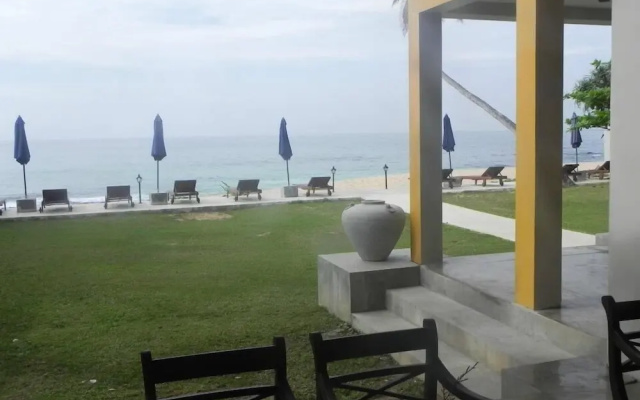 Amanda Beach Villas
