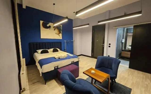 Ji̇rhouse Sariköşk Sui̇t