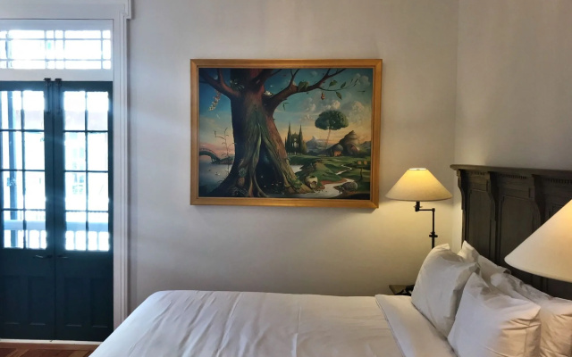 Royal Frenchmen Hotel and Bar