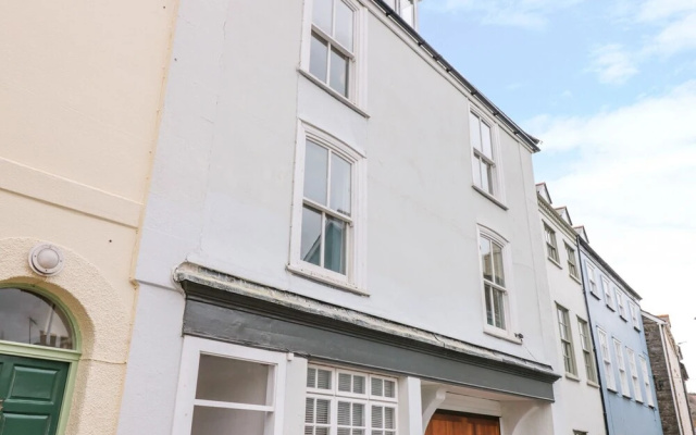34b Clarence Street