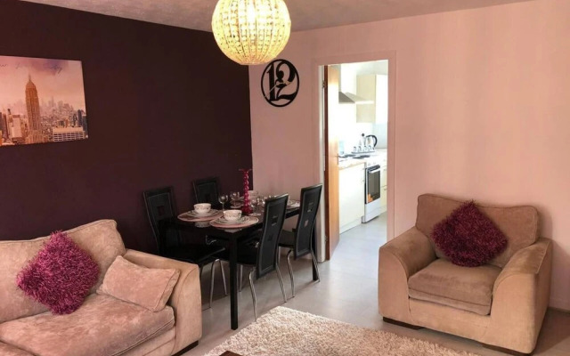 Stunning 2-bed Serviced Selfcatering Apartment