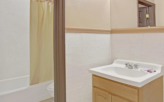Knights Inn Pine Brook