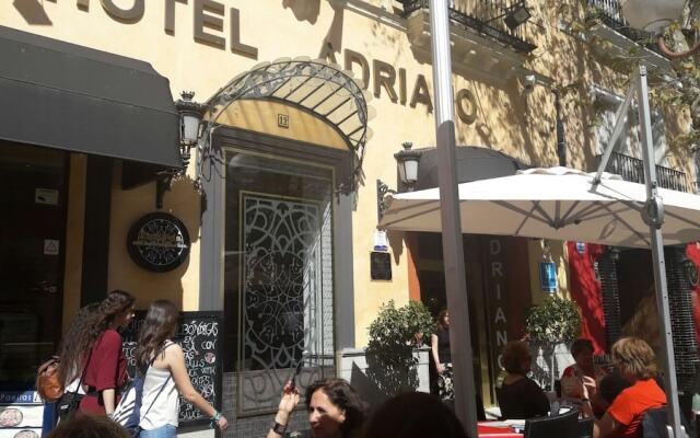 Отель Adriano Boutique Sevilla вид на фасад