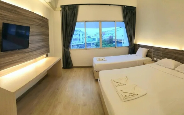 Hotel Petchkasem Grand
