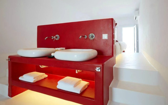 Adore Santorini
