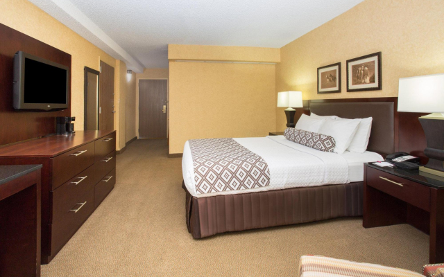 Crowne Plaza Denver International Airport