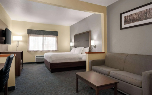 Best Western Plus Paper Valley Hotel