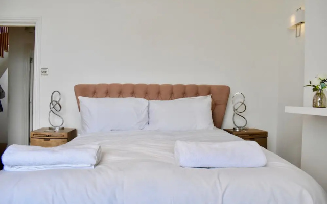 Three Bedroom Penthouse in Brighton