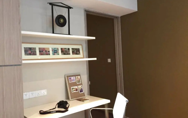 Modern Downtown Oasis Aloha Suite