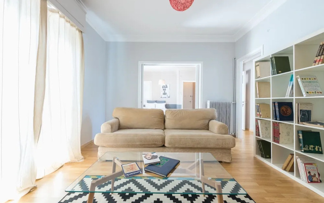 Relaxing Kerameikos Penthouse by Cloudkeys
