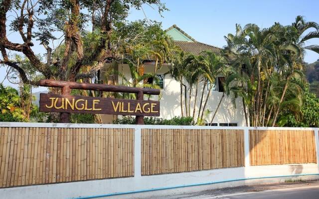 Апартаменты Jungle Apartment 2 Bedrooms вид на фасад