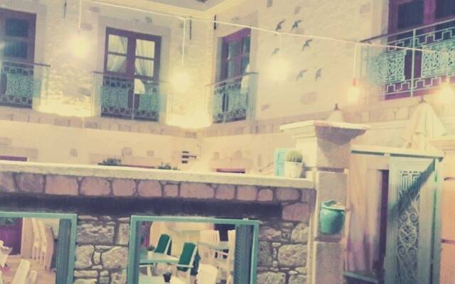 Alacati Life Hotel Чешме вид на фасад