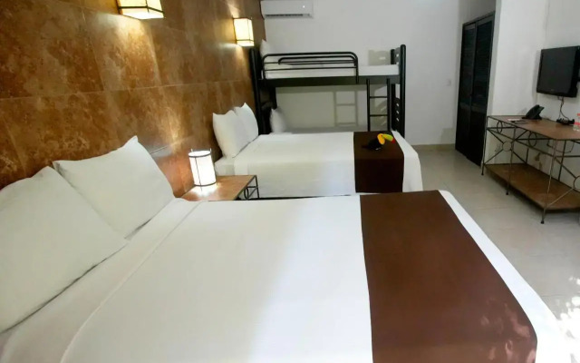 Moongate Hotel