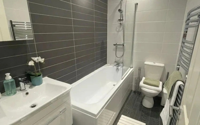 Woolton Washer Dryer Sofa Bed Free Parking