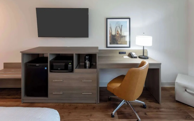 GrandStay Hotel & Suites
