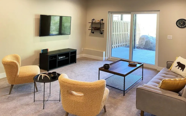 Fox Creek 2 4 Bedroom Townhouse by RedAwning