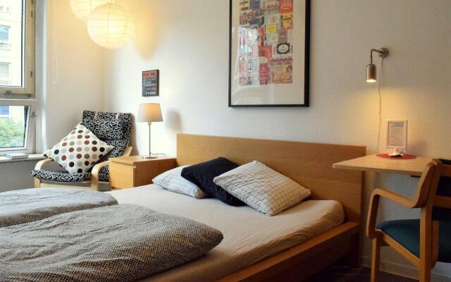 Отель Sixmiles Guesthouse Германия, Берлин - отзывы, цены и фото номеров - забронировать отель Sixmiles Guesthouse онлайн комната для гостей