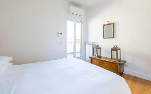 The Right Place 4u Mario de Fiori Apartment